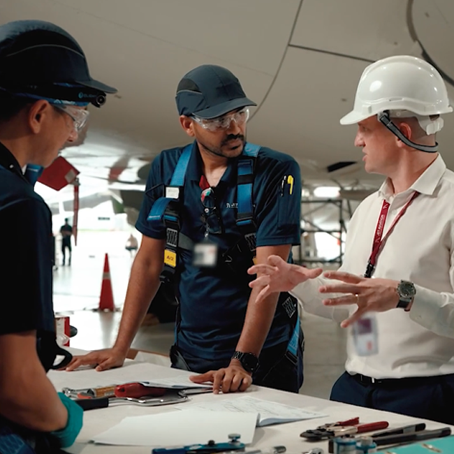 Gogo collaborating with expert team